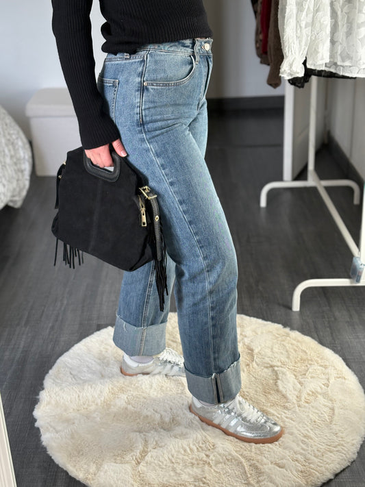 Jean droit taille haute – coupe intemporelle